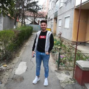 "Odihnă veșnică, copil drag". Roberto, un pompier din Cluj și membru al Ansamblului Folcloric "Someșana", plâns după ce a murit brusc la doar 23 de ani