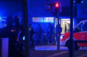Atac armat la o biserică din Hamburg: cel puţin 7 morţi şi zeci de răniţi. Operaţiune de amploare a poliţiei