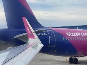 Momentul impactului dintre două avioane Wizz Air, pe aeroportul din Suceava. Cursele au fost anulate