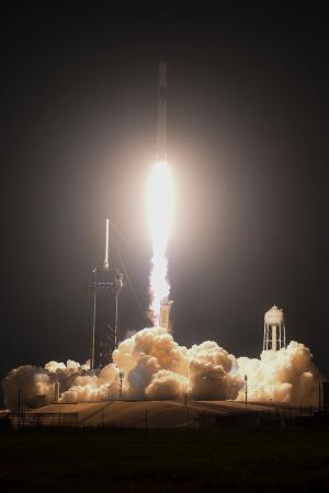 O rachetă SpaceX cu 3 astronauți a plecat spre Stația Spațială Internațională (ISS)