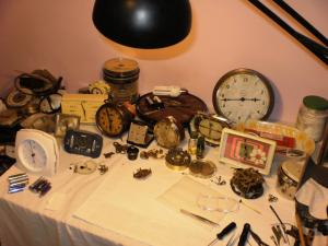 Povestea colecționarului din Buzău care a strâns 5.500 de ceasuri. "Să le potrivesc pe toate la ora de vară mi-ar lua jumătate de an"
