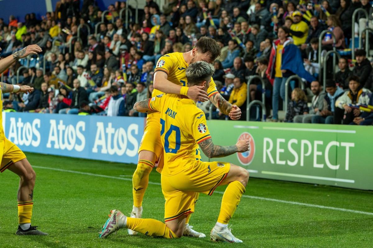 Romania – Bielorussia 2-1, nei preliminari di EURO 2024. La Romania è al 2° posto nel girone