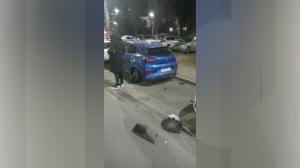 "L-a făcut praf! Fii atent că a luat şi maşinile astea!" Un șofer a făcut prăpăd aseară în București. Șase mașini distruse, trei oameni la spital