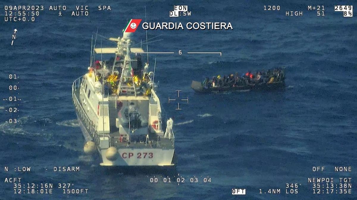 L’Italia ha dichiarato lo stato di emergenza immigrazione.  Solo negli ultimi 3 giorni sono arrivati ​​nella penisola più di 3.000 migranti