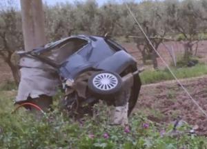 Români morți în ziua de Paște, într-un Ford Focus făcut bucăți. Mașina s-a rupt în două, pe un drum din Italia