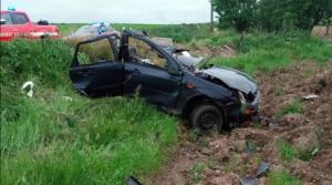 Români morți în ziua de Paște, într-un Ford Focus făcut bucăți. Mașina s-a rupt în două, pe un drum din Italia