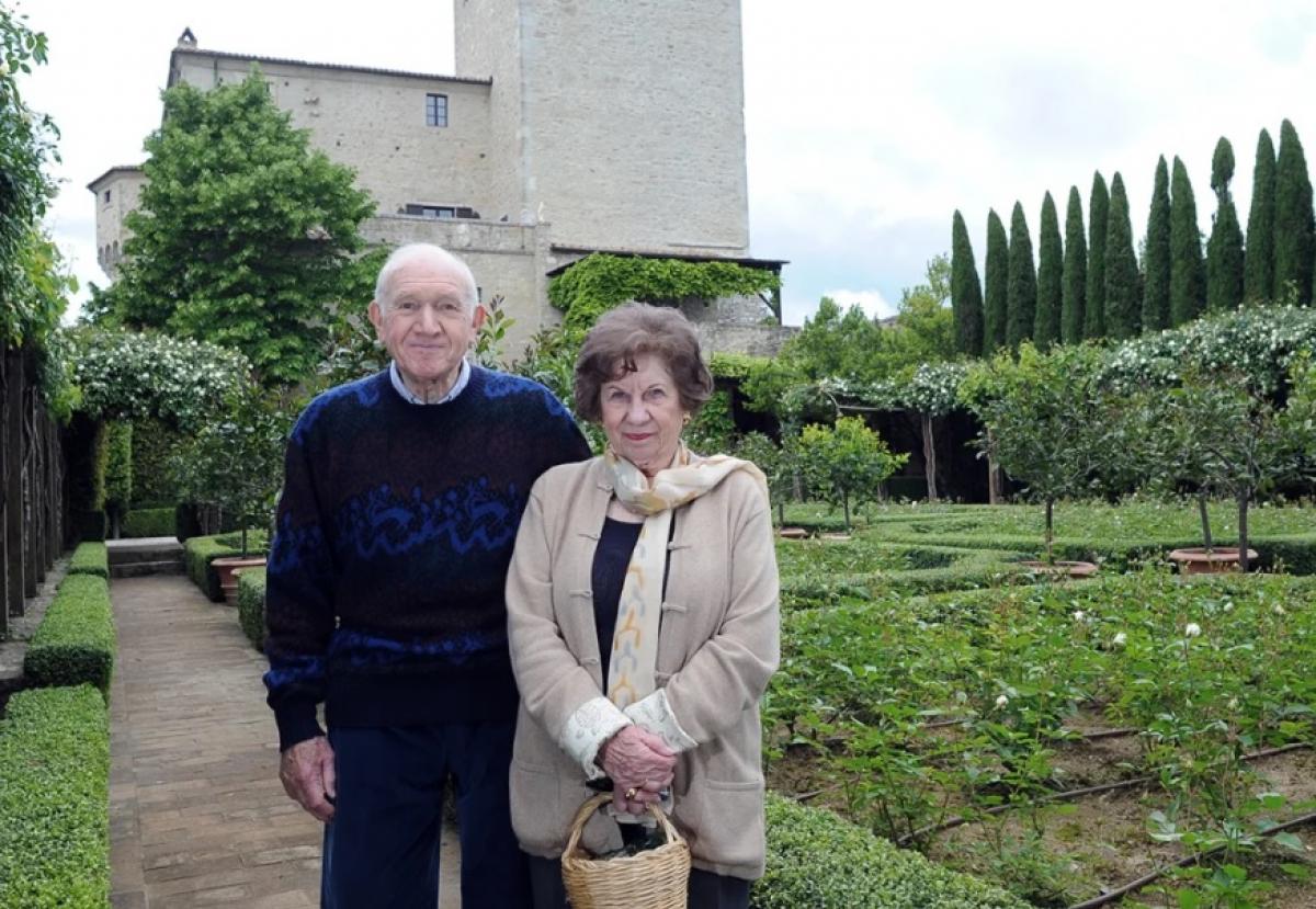 Volevano una casa in Italia, ma hanno scelto un castello.  Due mariti hanno fondato un’azienda di lusso tra le rovine