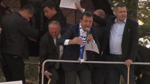 Primarul Istanbulului, opozantul lui Erdogan, atacat cu pietre. Poliţia a folosit tunuri cu apă pentru a-i împrăştia pe atacatori