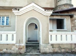 Vila prinţului Barbu Ştirbey din Mamaia, scoasă la vânzare. Cât costă reşedinţa plină de istorie