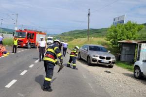 Nissan Micra spulberat de un BMW, pe un drum din Alba. Un bărbat a murit, iar un altul a ajuns în stare gravă la spital