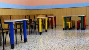 Educatoare din Argeș, condamnată la închisoare cu suspendare după ce a agresat fizic doi copii. A strâns de gât o fetiţă şi a lovit un băieţel