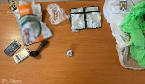 Bucureștean prins în Argeș cu droguri ascunse în trusa medicală. Bărbatul era sub control judiciar tot din cauza substanțelor interzise