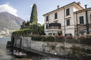 George Clooney își vinde vila de pe Lacul Como. Prețul a ajuns să fie de 10 ori mai mare decât la achiziţie