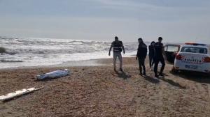 Tânără găsită moartă pe plaja din Mamaia Nord. O turistă a făcut descoperirea şocantă: care e prima ipoteză