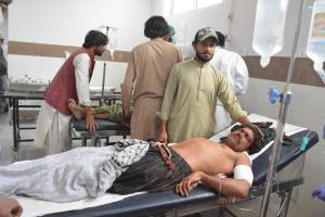 Dezastru în Pakistan. Peste 52 de persoane au murit şi 50 sunt grav rănite în urma unui atac sinucigaş cu bombă