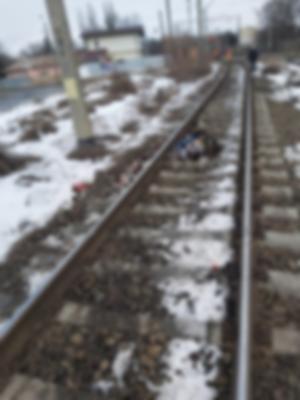 Accident feroviar mortal. Copil de 14 ani, spulberat de un tren care circula pe ruta Suceava-Bucureşti, în Roman