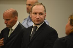 Anders Breivik, extremistul care a omorât 77 de oameni în Norvegia, a dat în judecată statul. Vrea să nu mai fie izolat în închisoare: "Are tendinţe sinucigaşe"