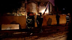ANIMAŢIE. Cum s-a produs explozia de la blocul din Craiova. O mamă şi fiica ei au căzut cu tot cu plafon un etaj mai jos