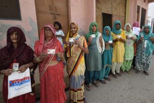 În India încep azi cele mai ample alegeri din lume. Un miliard de oameni sunt așteptați la urne până pe 1 iunie
