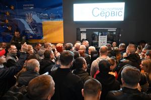 Furie printre ucrainenii din Polonia. Kievul a blocat reînnoirea pașapoartelor pentru a forţa întoarcerea bărbaţilor în ţară