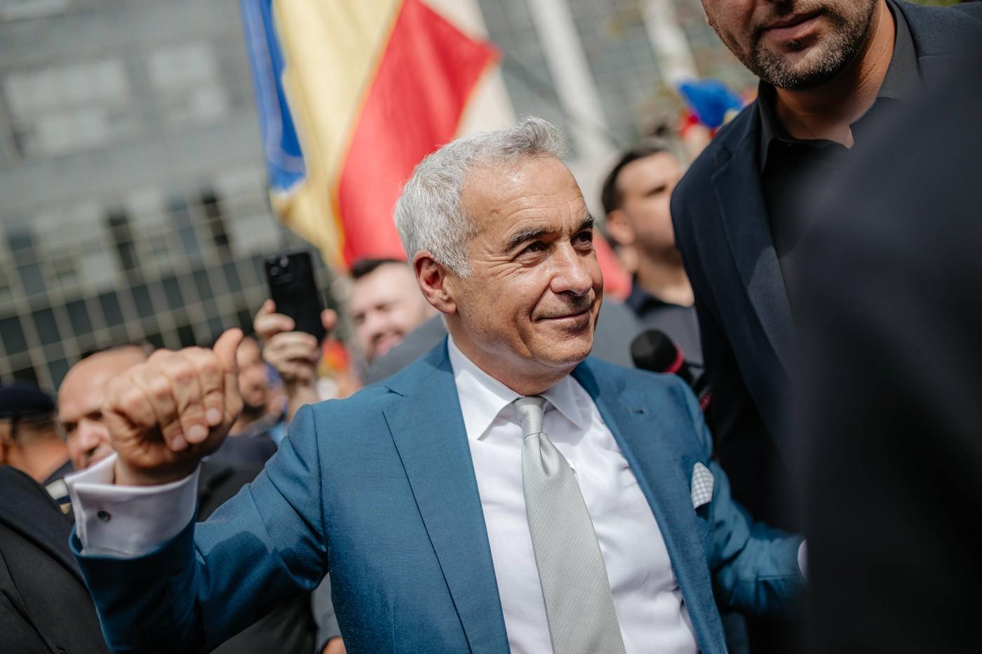 Călin Georgescu a cerut demiterea ministrului Apărării şi a comandanţilor militari: "Este o ruşine"