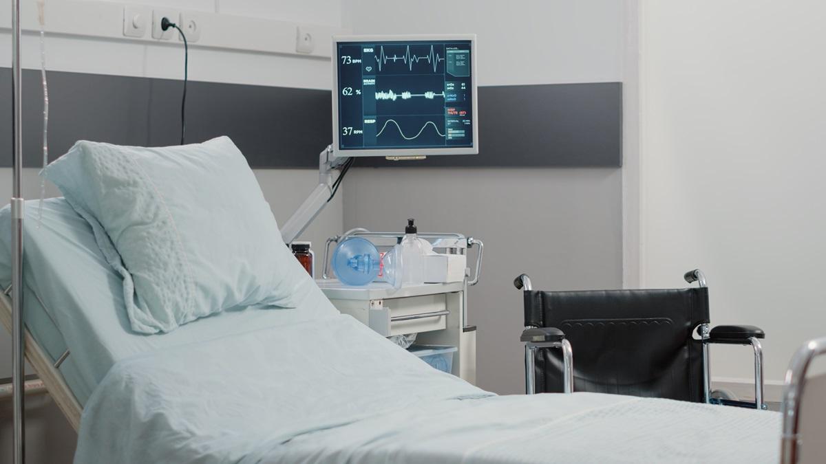 Butoane de panică şi camere video în spitalele de stat şi private. Nicușor Dan a promulgat legea