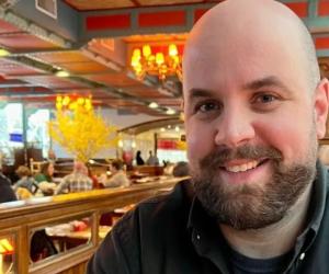 Câștiga enorm până când AI-ul i-a luat jobul. Meseria modestă, dar bănoasă pe care o învață acum