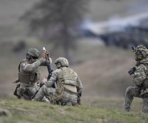 Franţa cere reînarmarea Europei. Ministrul francez al Apărării: Avem deja 3.000 de militari în România