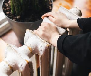 Trucul simplu care ține casa caldă iarna și te ajută să economisești la facturi