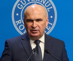 Guvernul îşi va angaja răspunderea "cel mai probabil" marţi pentru proiectul privind pensiile magistraţilor