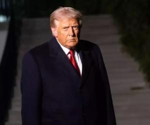 Mesaj amenințător al lui Donald Trump: "Închideți spațiul aerian de deasupra și din jurul Venezuelei"