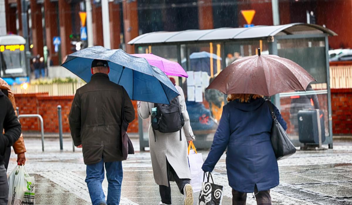 Prognoză meteo 3 - 16 noiembrie 2025. Ultima zi cu temperaturi ridicate. De marţi revin ploile şi frigul