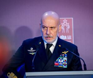 NATO ia în calcul o reacție mai agresivă la războiul hibrid al Rusiei. Ar putea ataca cibernetic Moscova