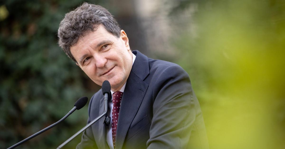 Photo for the article La aproape 3 săptămâni de la demisia lui Moşteanu, Nicuşor Dan anunţă când va numi un nou ministru la Apărare