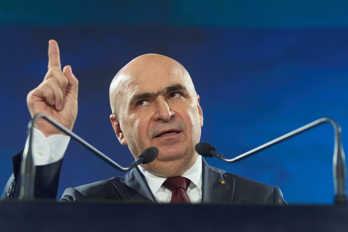 Bolojan vrea să taie din ajutoarele de șomaj: "Trebuie să descurajăm nemunca"