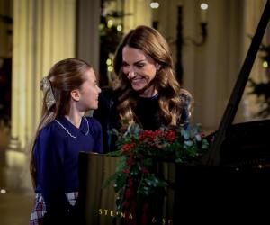 Catherine, prinţesa de Wales, şi fiica sa Charlotte au cântat la pian în duet pentru slujba de Crăciun
