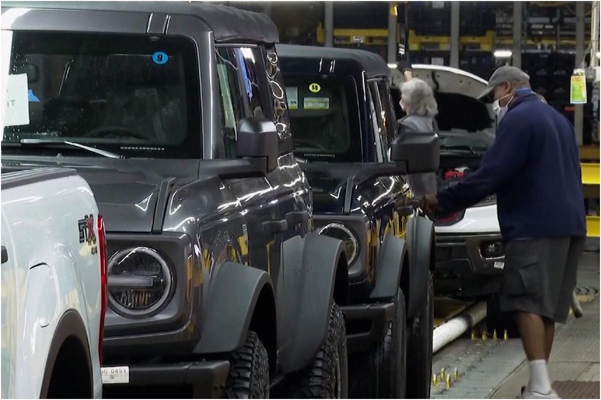 Acţiunile producătorilor auto din Asia au scăzut, imediat după taxele anunţate de SUA. Reacţii la nivel global