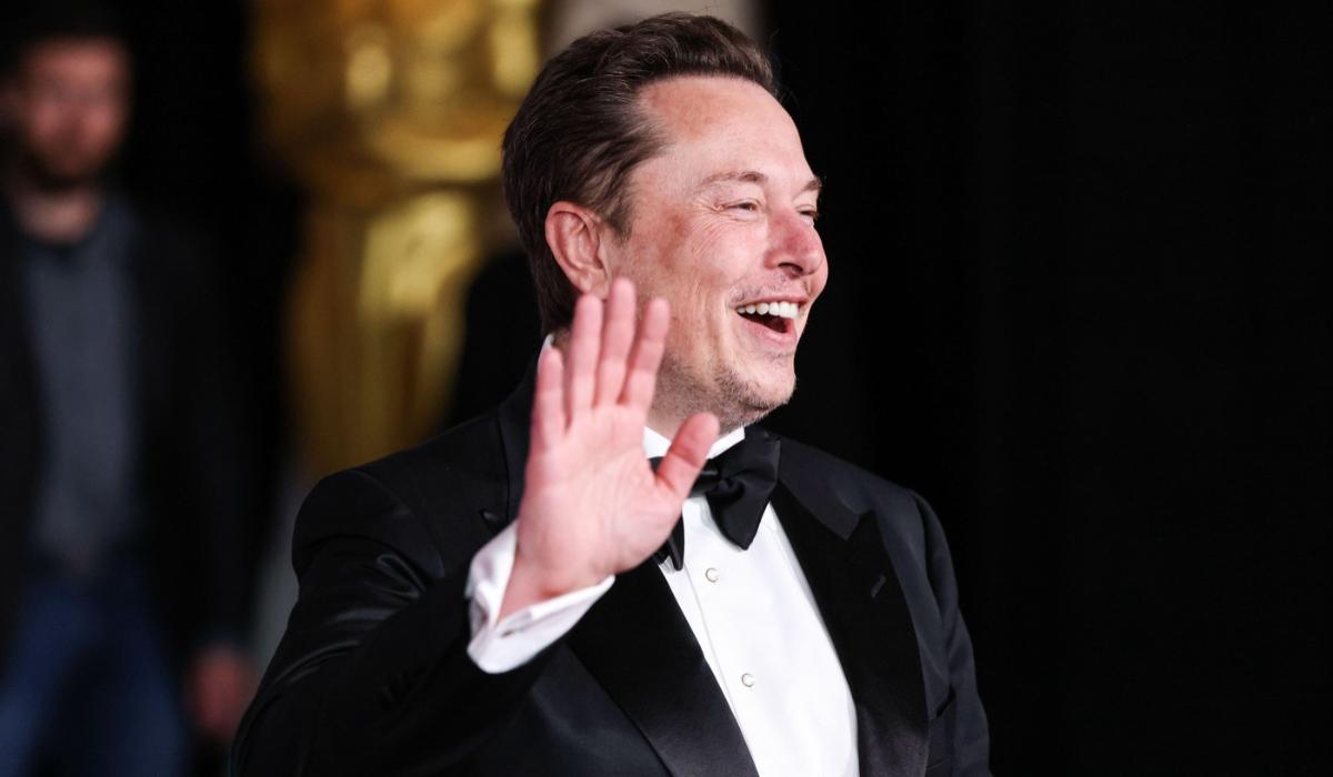 Putin vrea să-l ajute pe Elon Musk cu o mică centrală nucleară pentru misiunea pe Marte