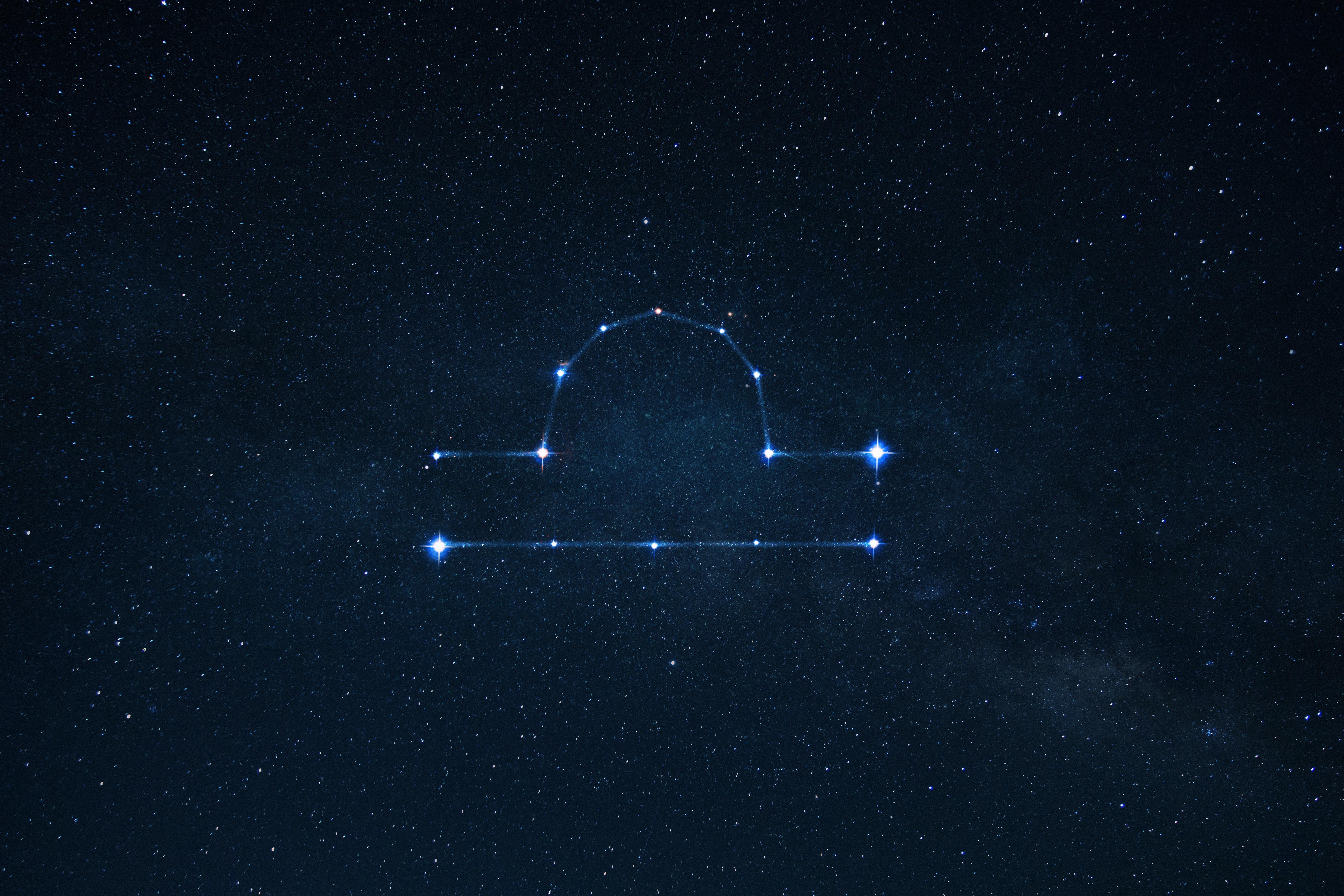 Horoscop Balanţă luna mai 2025. Eliberare emoțională și transformare profundă: te desprinzi de frici și compromisuri