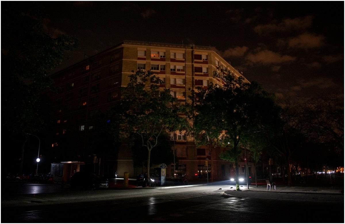 Doi părinți și fiul lor, găsiți morți în casă în timpul blackout-ului din Spania. S-au intoxicat după ce au folosit un generator de curent