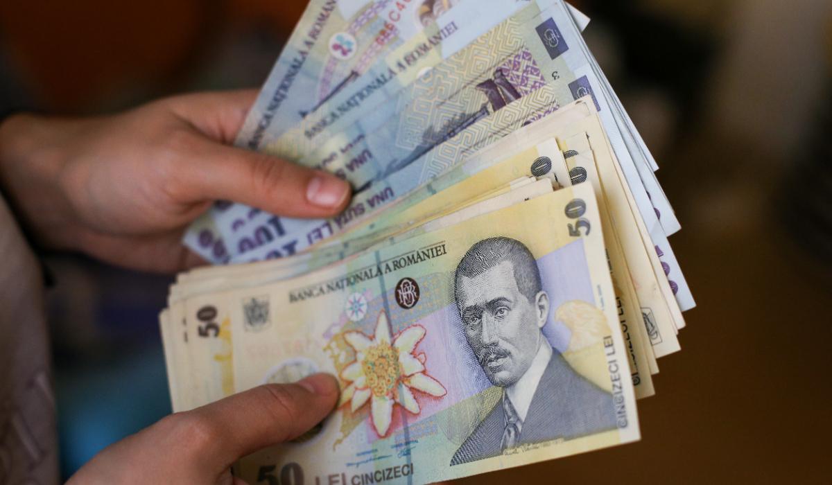 De astăzi creşte salariul minim pentru o categorie de români. Va fi peste venitul minim pe economie