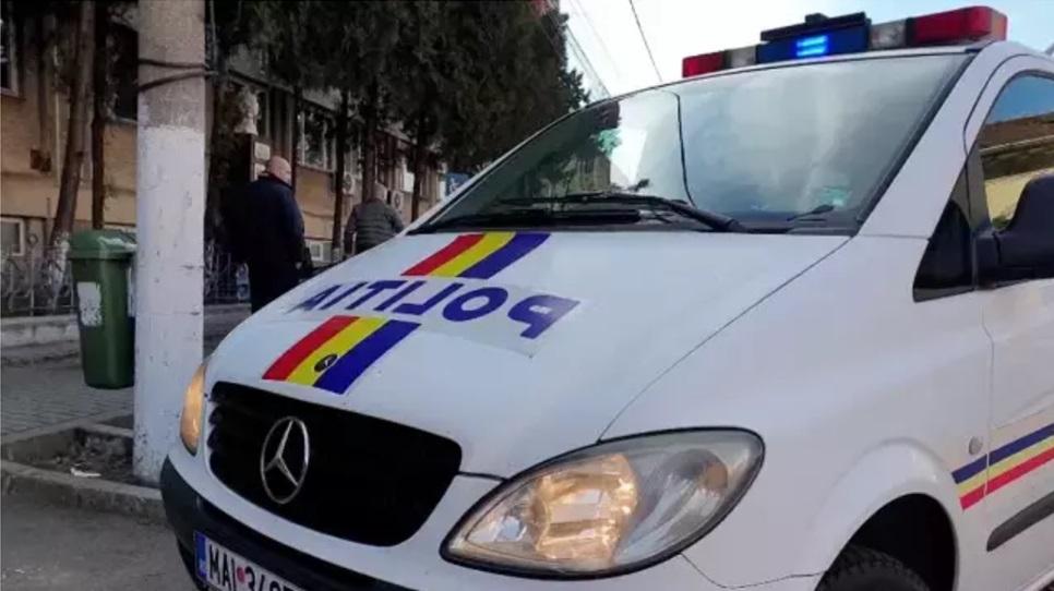 O tânără de 20 de ani i-a dat mesaj verişorului ei şi a spus că e sechestrată. Unde au găsit-o poliţiştii