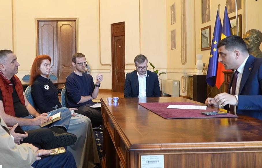 George Simion acuzat că a filmat, fără știrea lor, jurnaliști Digi în biroul lui în timp ce îi certa: "Nu vă e ruşine? Sunteți asasini mediatici"