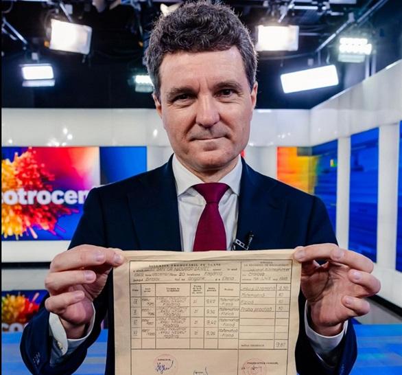 Nicuşor Dan şi-a prezentat diploma de BAC după ce în spaţiul public a circulat un fals. Ce spune despre salariile profesiorilor