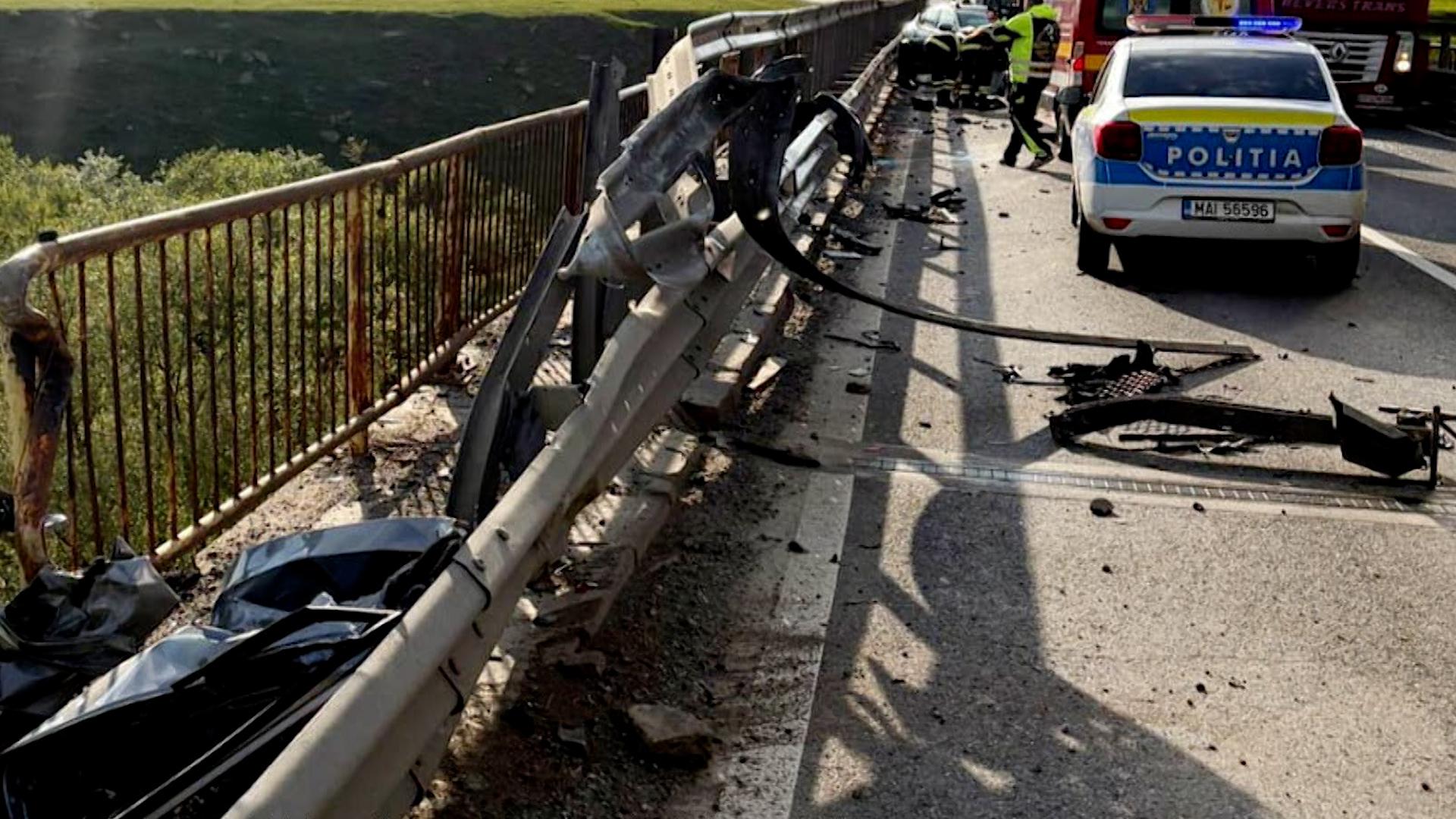 Sucevean încarcerat după ce a rupt cu maşina un parapet de pe marginea DN17