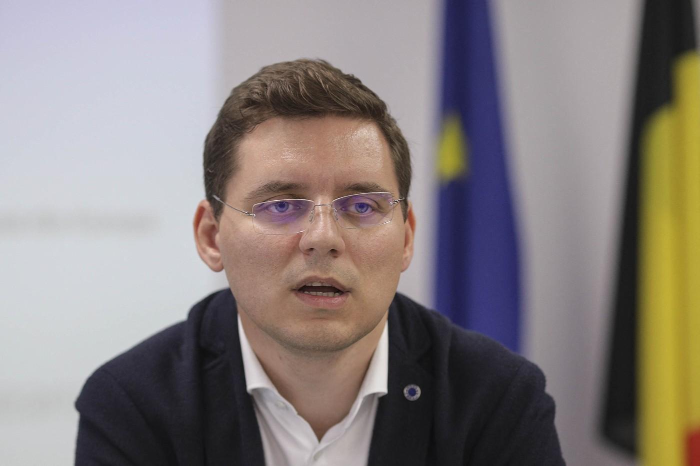 Avertismentul lui Victor Negrescu, vicepreşedinte PSD, înainte de turul II. "România este divizată"