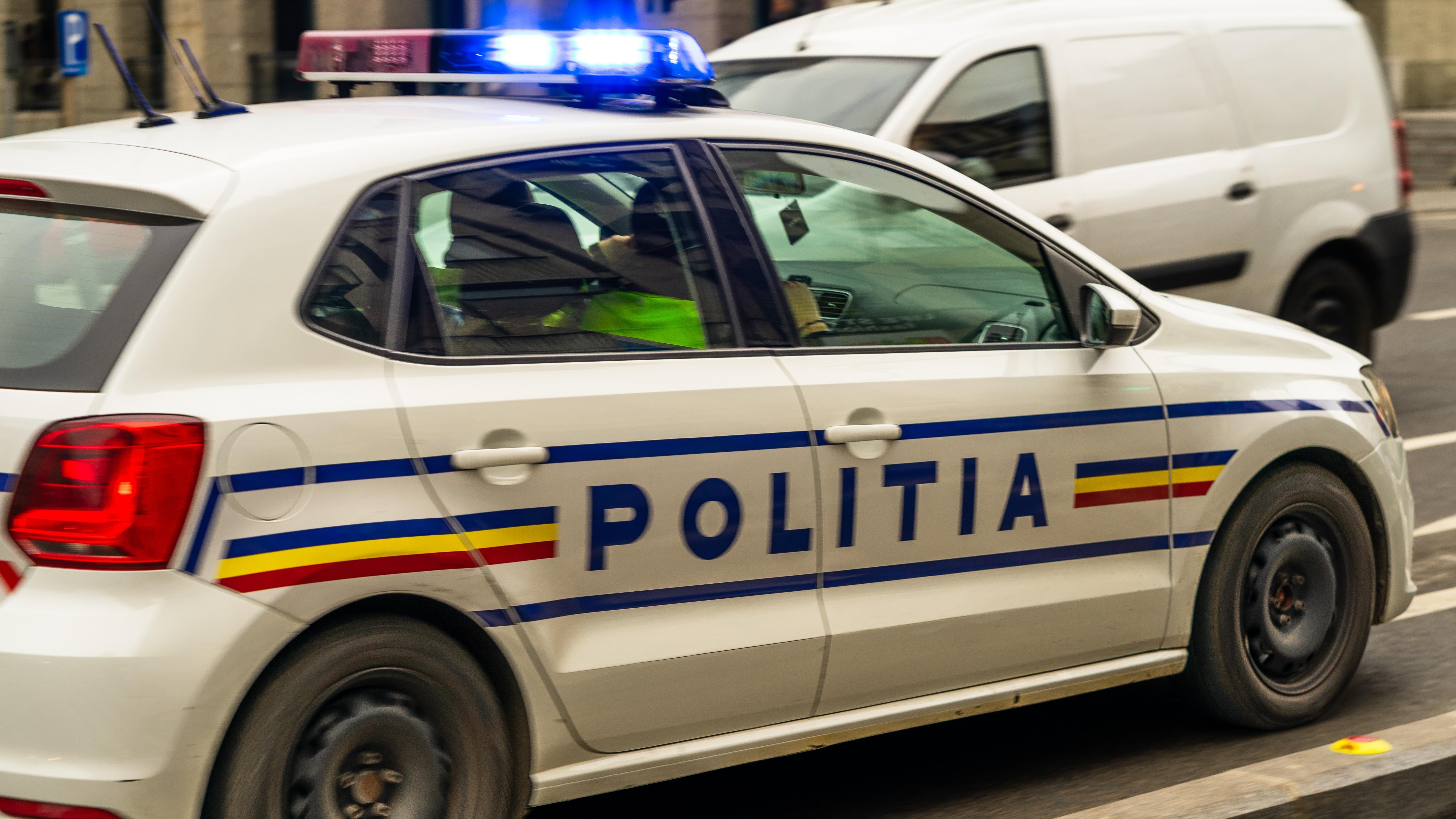 Tânărul care a tăiat cu sabia un bărbat, pe o stradă din Cisnădie, a fost prins în gara Sibiu