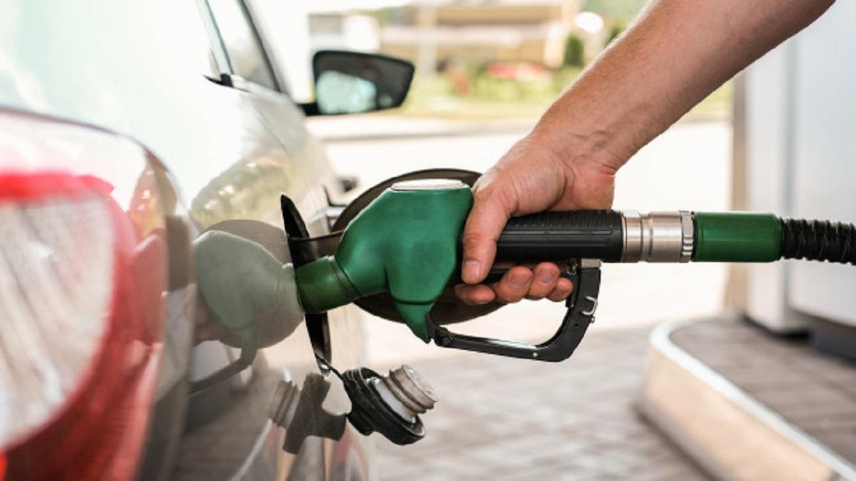 Care sunt preţurile la carburanţi astăzi, 23 mai 2025. Preţul la benzină standard a crescut cu 3 bani pe litru 