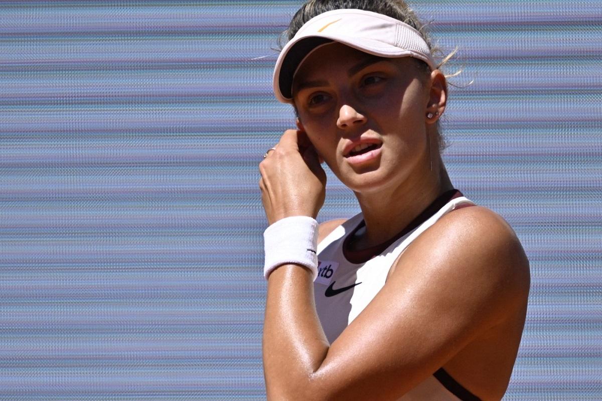 Jaqueline Cristian, eliminată de la Roland Garros în ciuda evoluţiei bune din meciul cu Iga Swiatek