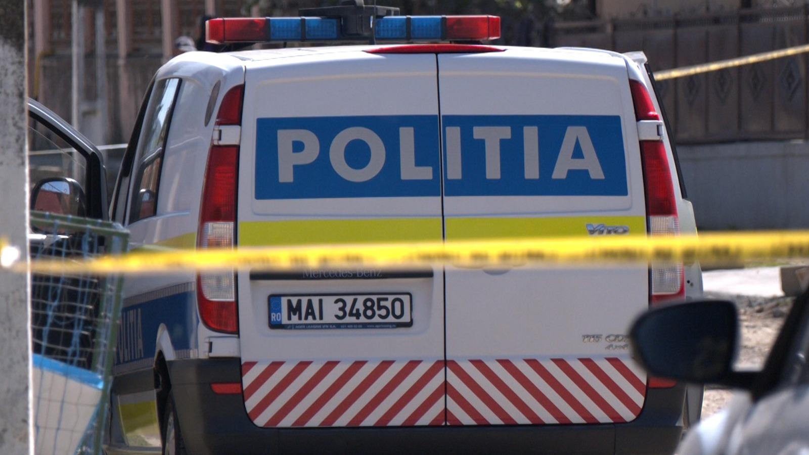 O fată de 15 ani a murit azi dimineaţă în Sibiu, după ce a căzut de la etaj. Tatăl copilei a sunat la 112